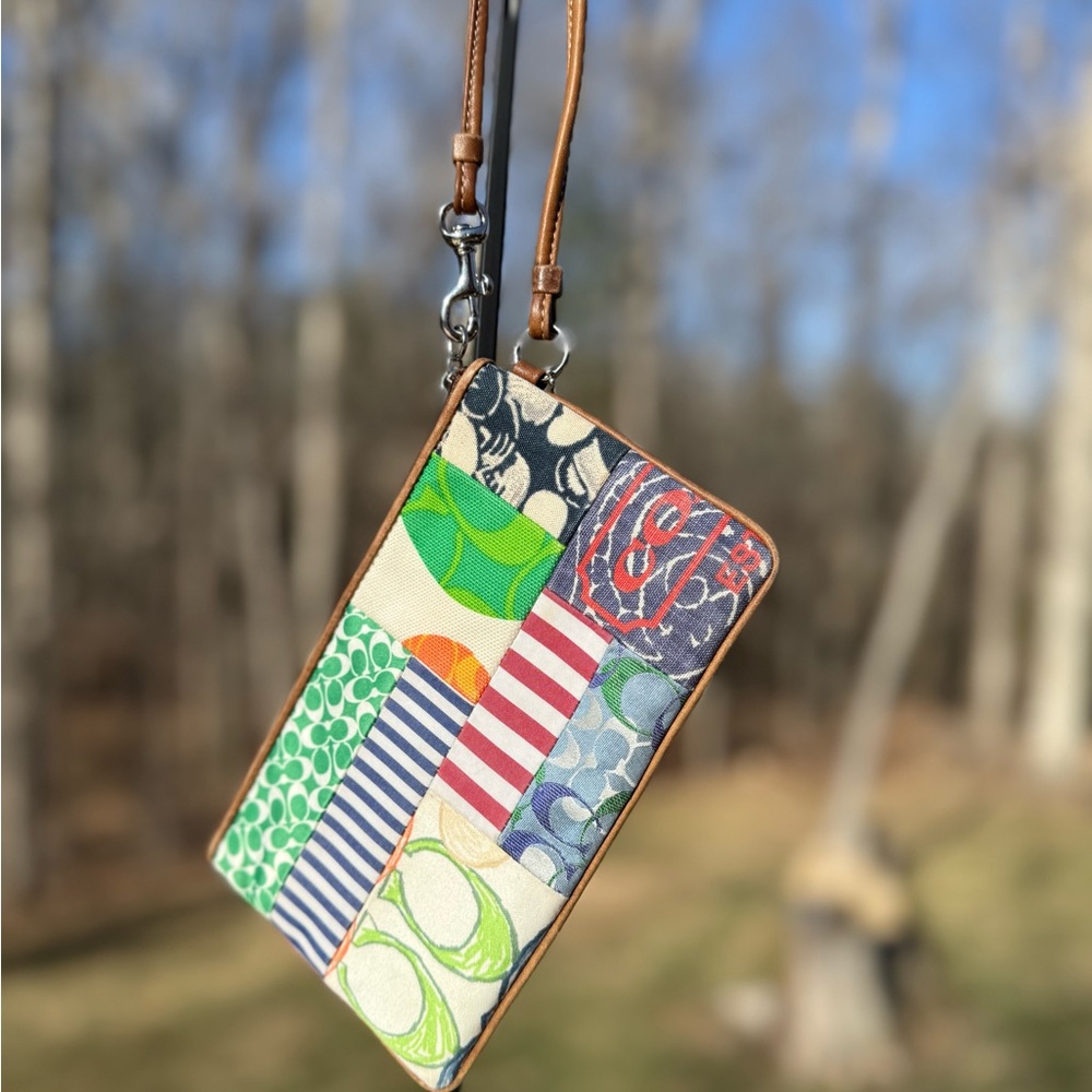 Coach Vintage Y2K Multicolor Patchwork Wristlet - Picture 5 of 6